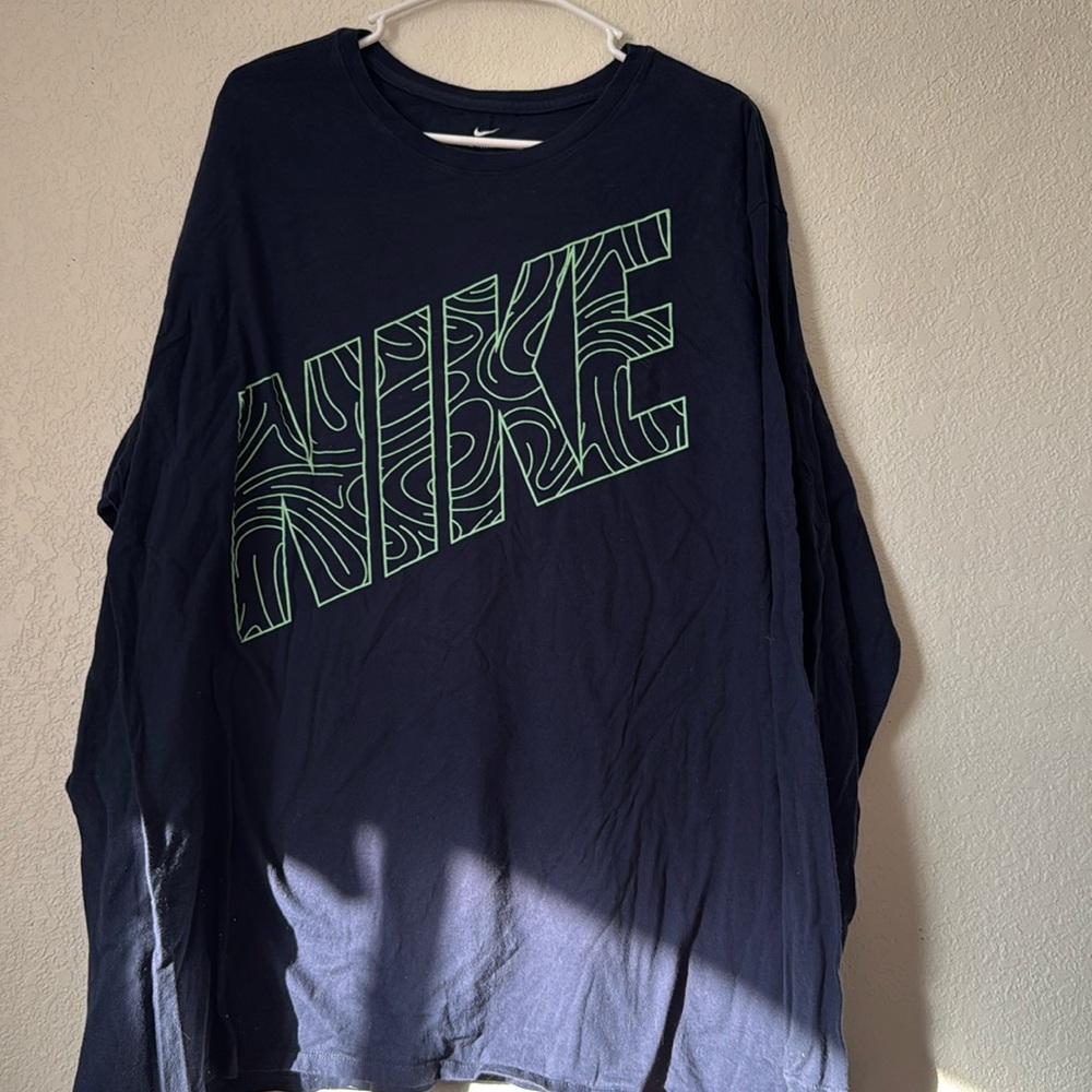 Men’s Nike long sleeve shirt